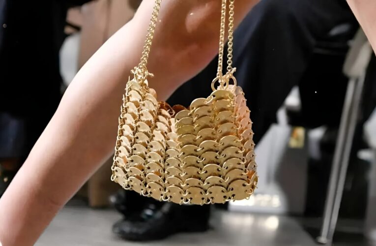 EXCLUSIVA NANO BAG DESLUMBRA EN LA COLECCIÓN PRIMAVERA-VERANO 2025 DE PACO RABANNE