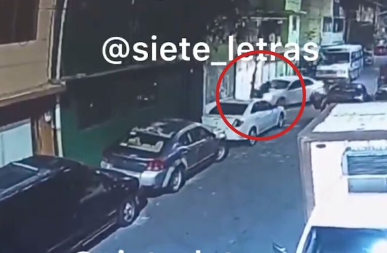 Conductor frustra robo de auto en Azcapotzalco al arrollar al ladrón