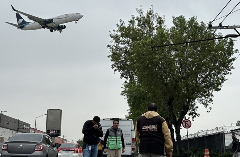 Muere hombre atropellado por camión de transporte público frente a metro Hangares