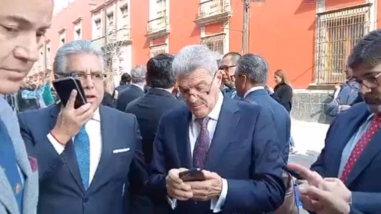 Tensión en Palacio Nacional por protesta del PJF previo a reunión con empresarios de EUA
