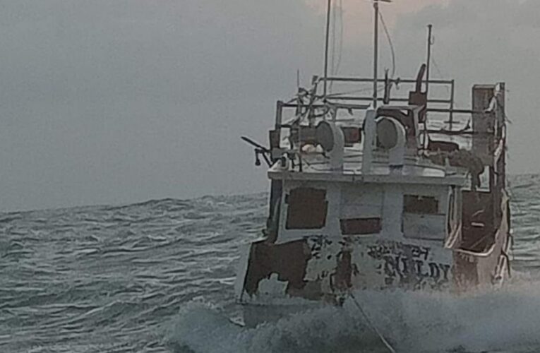 Localizan a 4 de 15 pescadores extraviados tras el paso de Milton en Yucatán