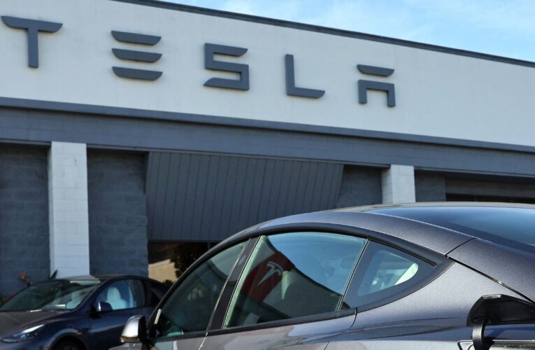 Tesla explota tras chocar en Francia y deja cuatro muertos