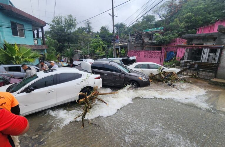 Intensas lluvias en Monterrey dejan 3 muertos