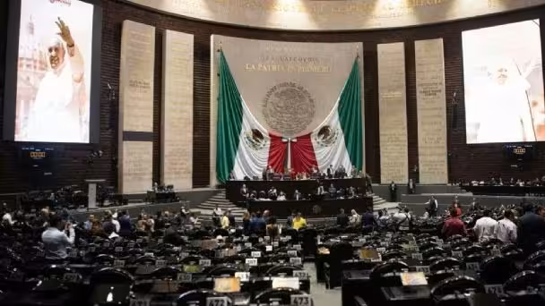 DIPUTADOS HONRAN AL PAPA FRANCISCO