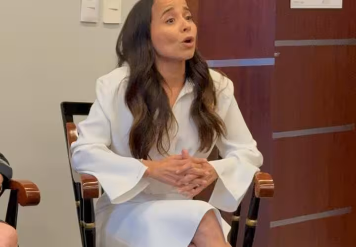 OLIVIA AGUIRRE BUSCA UNA CORTE CERCANA AL PUEBLO