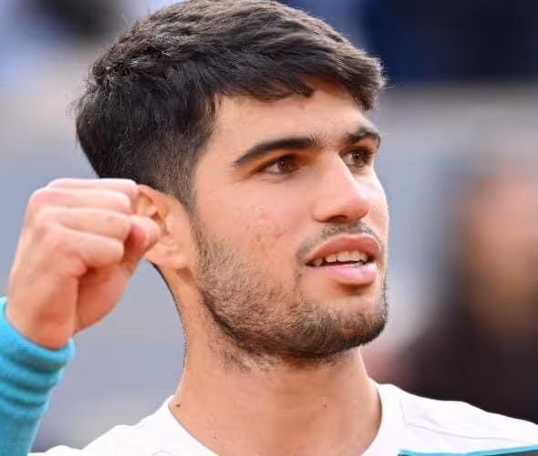 CARLOS ALCARAZ: RENACE  UNA LEYENDA DE LAS CENIZAS Y CONQUISTA ROLAND GARROS