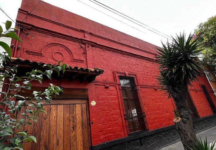 “LA CASA ROJA”: EL SECRETO DE FRIDA QUE POR FIN SE REVELA
