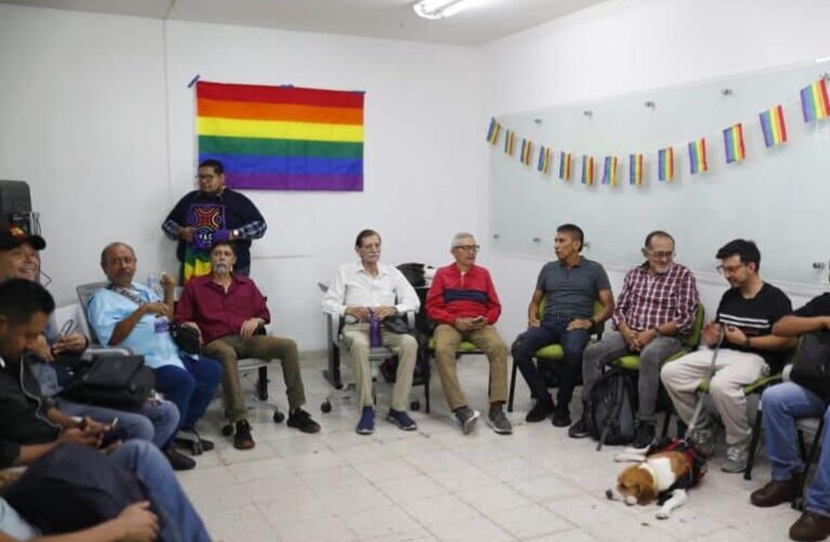 DOBLE VIDA Y ABANDONO: LA VEJEZ INVISIBLE DE LA COMUNIDAD LGBTI