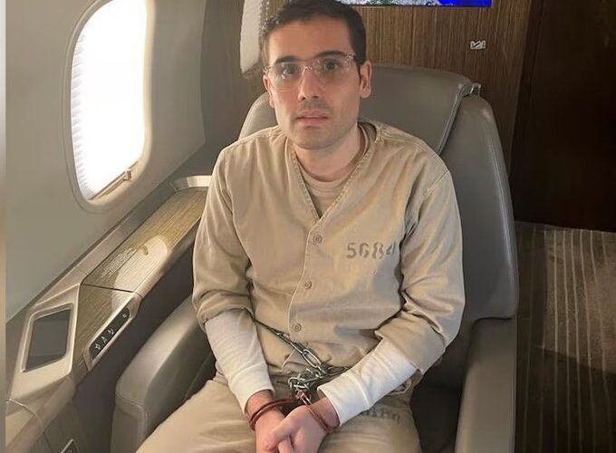 OVIDIO, HIJO DE EL CHAPO,  SE RINDE EN CHICAGO; NY LE RETIRA CARGOS