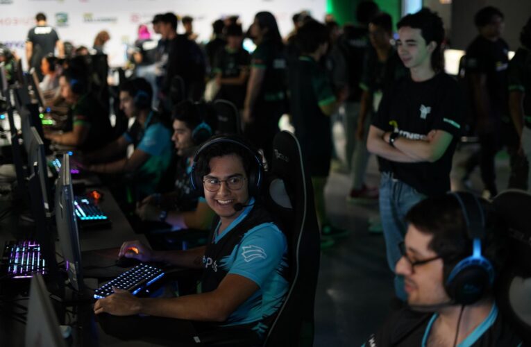 LA ESCUELA INVISIBLE: DISCIPLINA, PERSEVERANCIA Y GESTIÓN DEL TIEMPO EN LOS GAMERS
