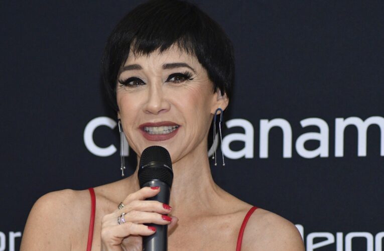 Abucheos a Susana Zabaleta en el AICM detonan su denuncia de misoginia y reavivan el pleito con los espectáculos