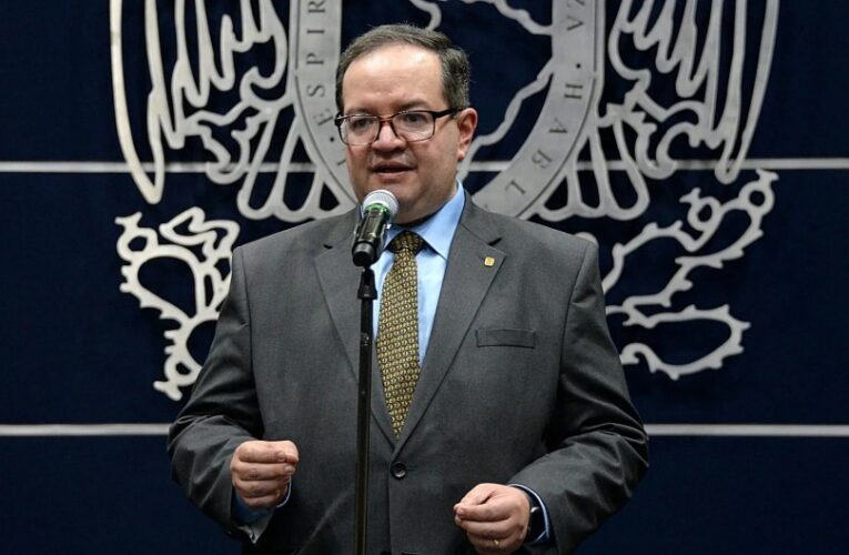 “Cerrarle el paso a la violencia”: Lomelí ordena revisión urgente de protocolos de seguridad en toda la UNAM tras el ataque en CCH Sur