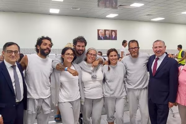 Regresan a México activistas de la Flotilla Sumud y relatan detención en Israel