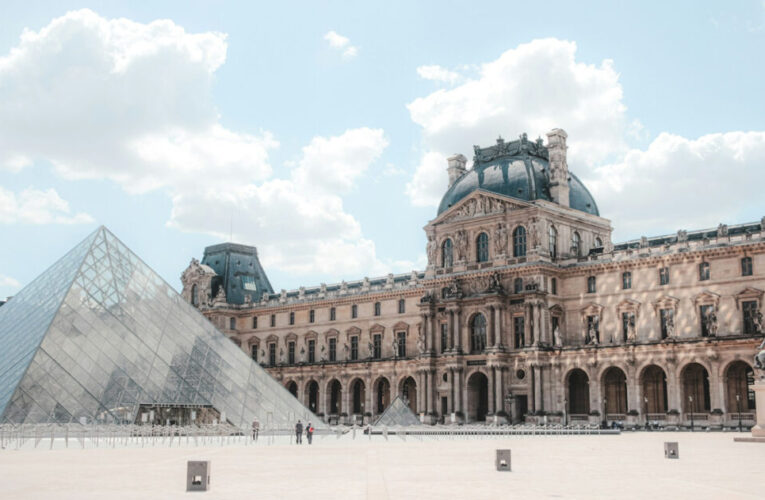 Robo audacioso en el Louvre: ladrones se llevan joyas inestimables
