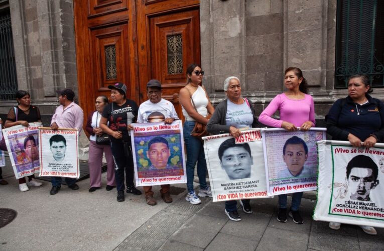 Padres de los 43 presionan a Sheinbaum para el regreso del GIEI en el caso Ayotzinapa