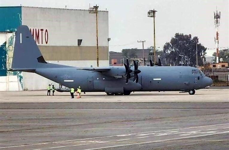 Aterriza avión militar de EU en Toluca en plena tensión por amenazas de ataques a cárteles