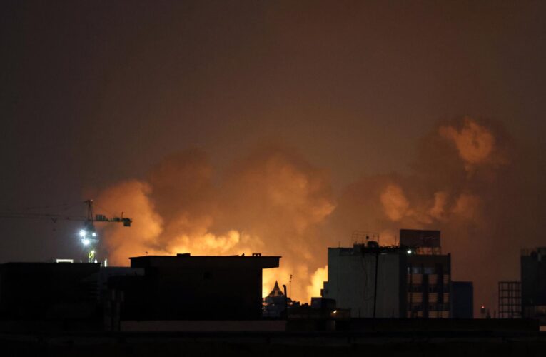 Hutíes de Yemen se suman a guerra en Medio Oriente y amenazan con bloquear el mar Rojo