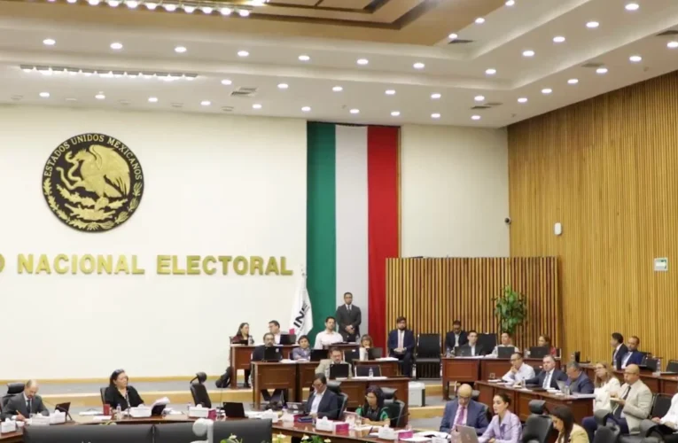 Salida de tres consejeros del INE marca el inicio de un proceso de renovación en medio de tensiones políticas