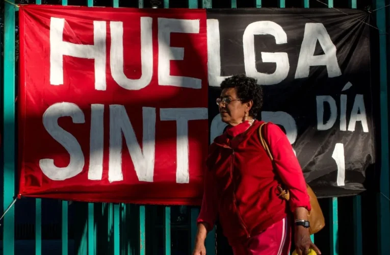 Suspenden clases en 20 planteles del Colbach por huelga sindical