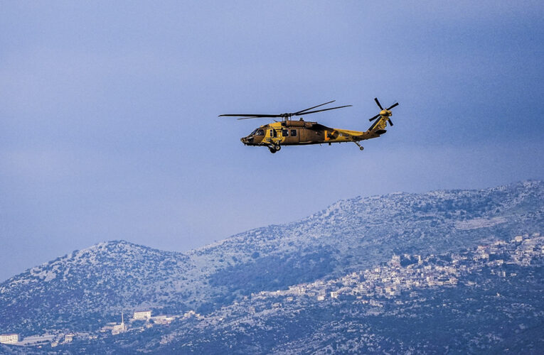 Irán amenaza con “prender fuego” a tropas de EU; balance de víctimas sube a 2,076 muertos