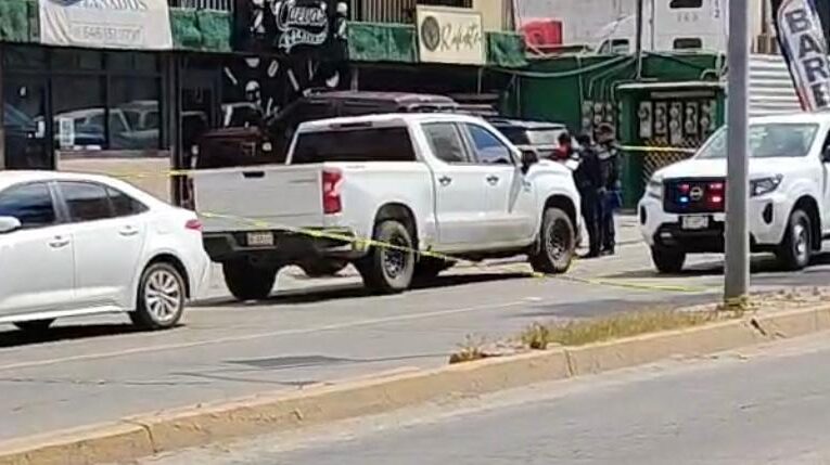 Dos hechos violentos sacuden Baja California: asesinato en barbería de Ensenada y ataque a músico en Tijuana
