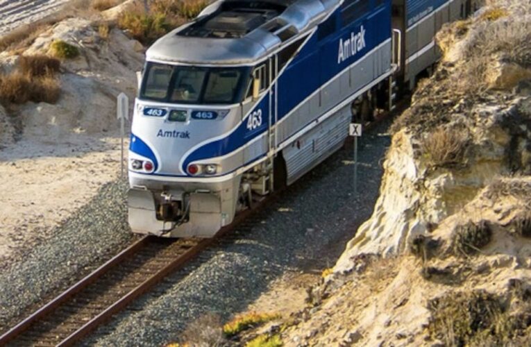 Dos accidentes ferroviarios en Texas dejan lesionados y fuga de etanol