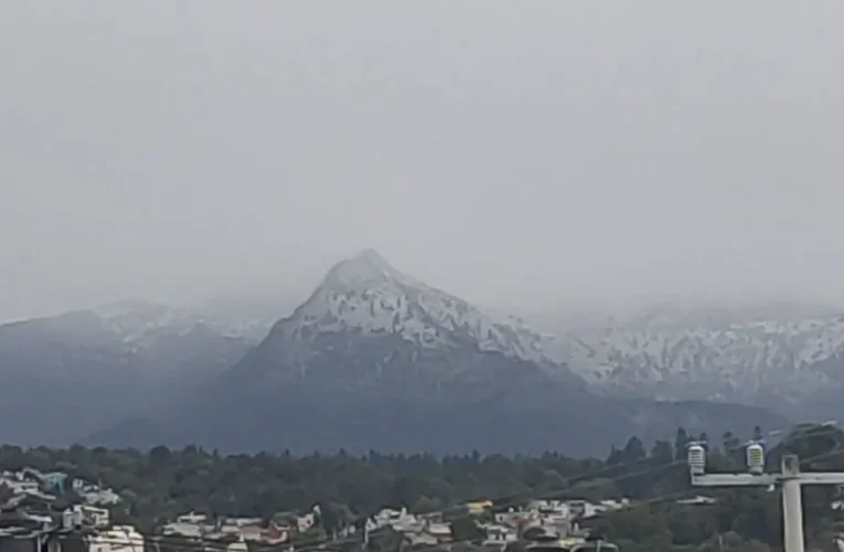 Activan Alerta Amarilla en CDMX y circulan imágenes de nieve en el Ajusco