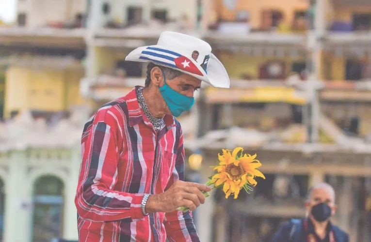 Senadores de Morena donan salario para ayuda a Cuba