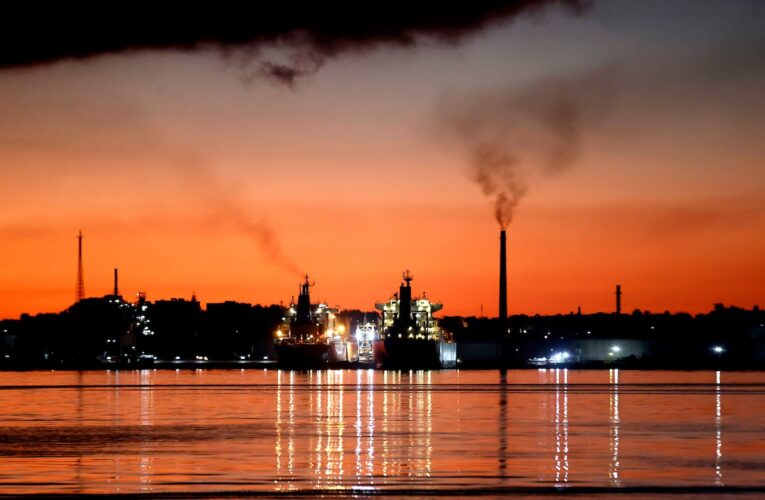 Trump permite entrada de petrolero ruso a Cuba pese al bloqueo: ‘Tienen que sobrevivir’