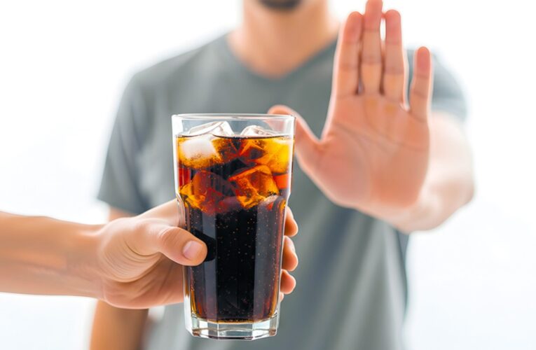 Edulcorantes artificiales, vinculados a riesgo de cáncer de colon; recomiendan bebidas con potasio contra hipertensión