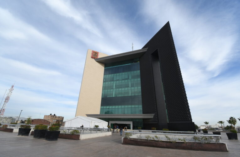 Denuncian trabajadores sindicales corrupción y hostigamiento en Tesorería de Torreón