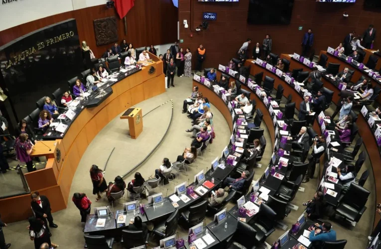 Senado posterga discusión del Plan B electoral de Sheinbaum por controversia en número de regidores