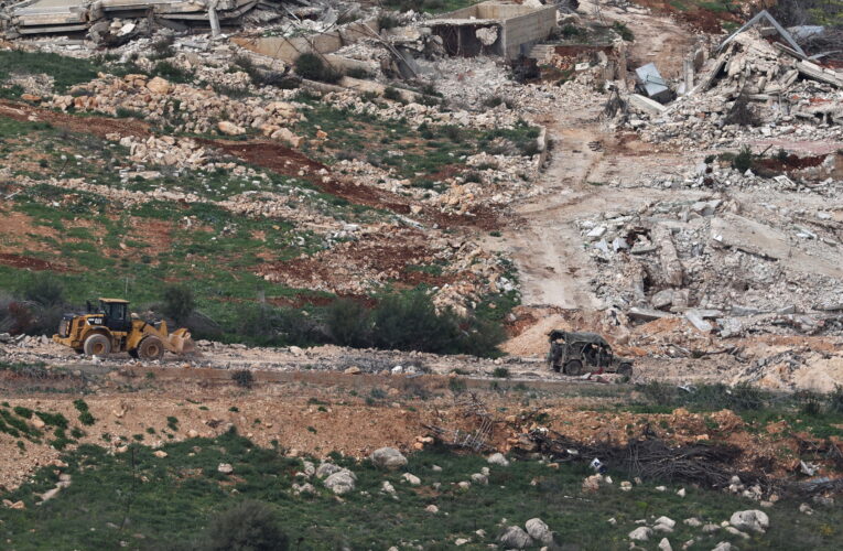 Bombardeos israelíes en Líbano dejan más de mil muertos y 2,500 heridos